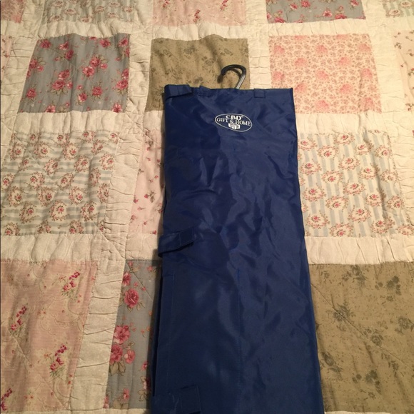 Yard flag storage bag & 3 flags - Picture 6 of 7